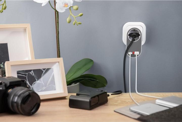 Produktbild Digitus Universal Steckdosen Adapter 2 x USB-A (2 x, 2-Polig)