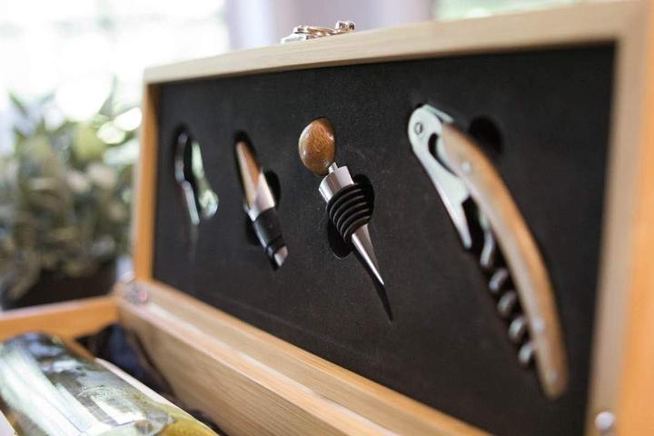 Produktbild Case elegance Wein-Geschenkbox mit Sommelier Set (Weinverschluss)