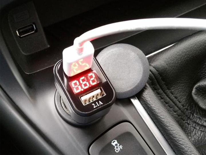 Actual product image Reekin Dual USB car charger 3.1 A (with ampere indicator), ch-003bk