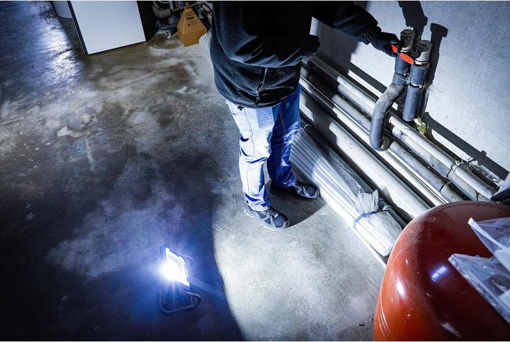 Actual product image BGS Cordless LED Work Lamp | foldable | 18 V | without rechargeable Battery (2000 lm)