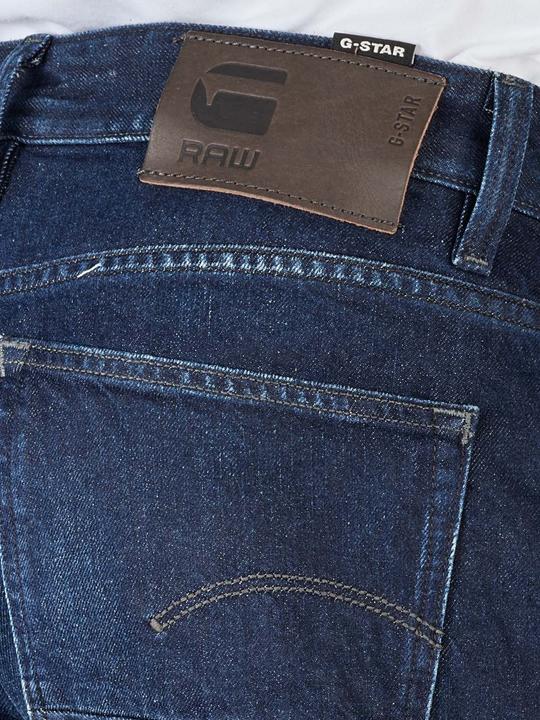 Actual product image G-Star A-Staq Jeans Tapered Fit C602 worn in deep marine (W29/L32)