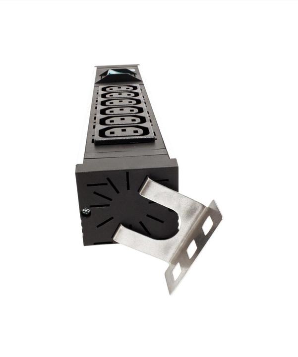 Immagine prodotto Bachmann Presa multipla, 6xC13, 2m di cavo di alimentazione C14 (6 x, C14)