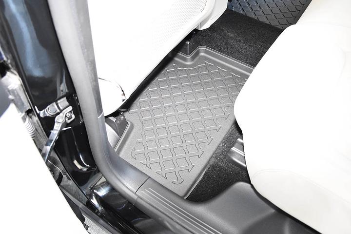Produktbild Aristar Allwetter Fussmatten für Mercedes GLB ab 2019 bis heute (1 Set à 4 Fussmatten)