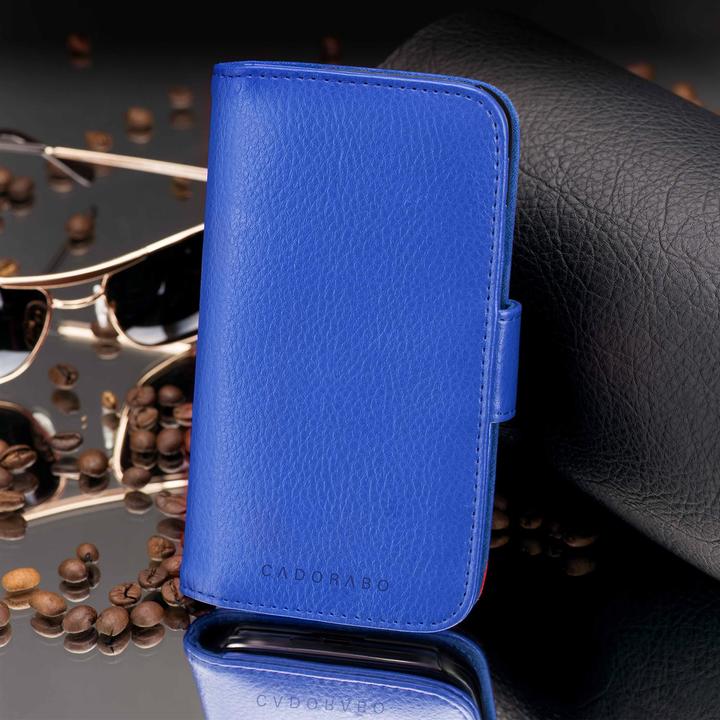 Actual product image Cadorabo 3 card slots sleeve (Apple iPhone 13 Pro Max)