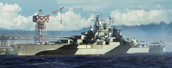 Produktbild Trumpeter USS Tennessee BB-43 1944