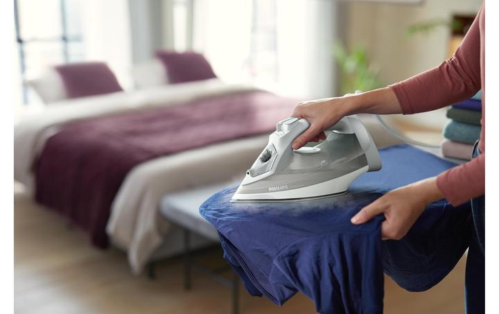 Produktbild Philips Dampfbügeleisen DST5010/11 (2400 W, 160 g/min)
