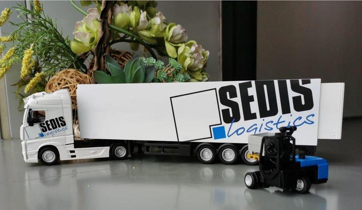 Produktbild Bburago Mercedes Lastwagen