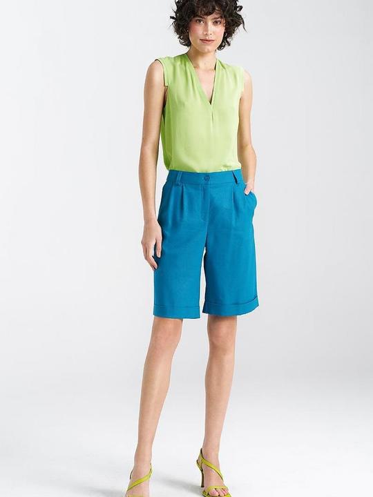 Nife Shorts model