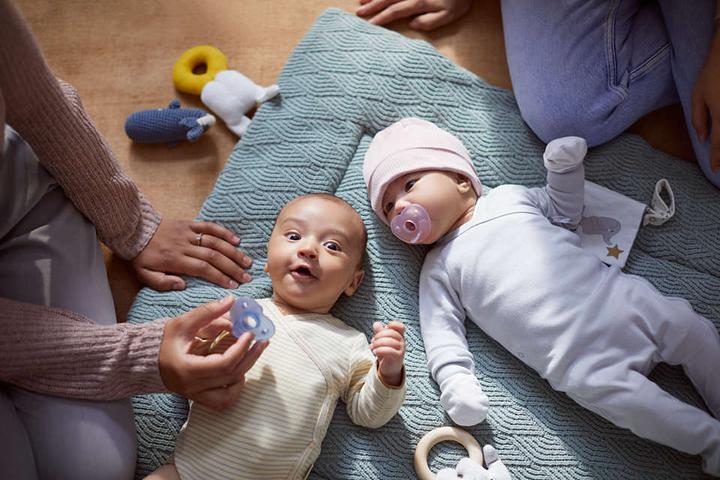 Produktbild Philips Avent Curved Soothie (2 x, bis 6 Monate)