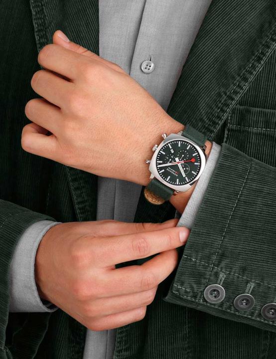 Produktbild Mondaine Grand Cushion (Chronograph, 41 mm)