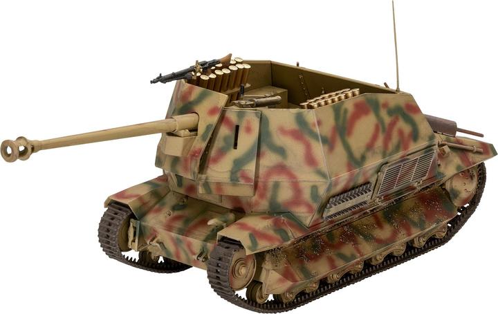 Actual product image Revell Marder I on FCM 36 base