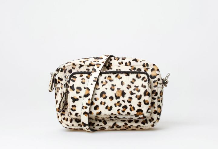 Actual product image Treats Vera