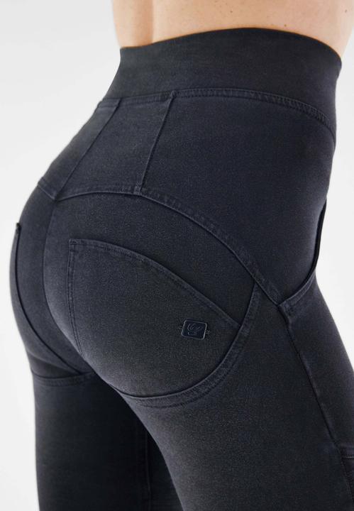 Actual product image Freddy WR.UP® Shaping Pants 7/8 WRUP4SHS328 (XS)