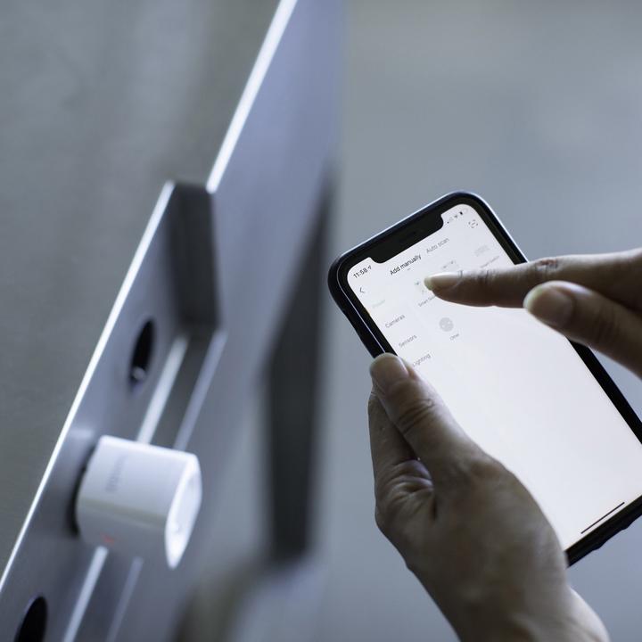 Productafbeelding Hombli Slimme Zwitserse Contactdoos