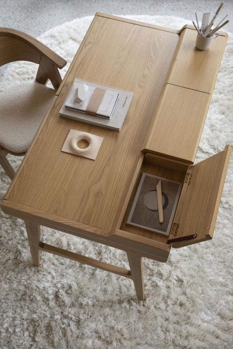 Actual product image Zuiver Kaat (120 x 70 x 81 cm)