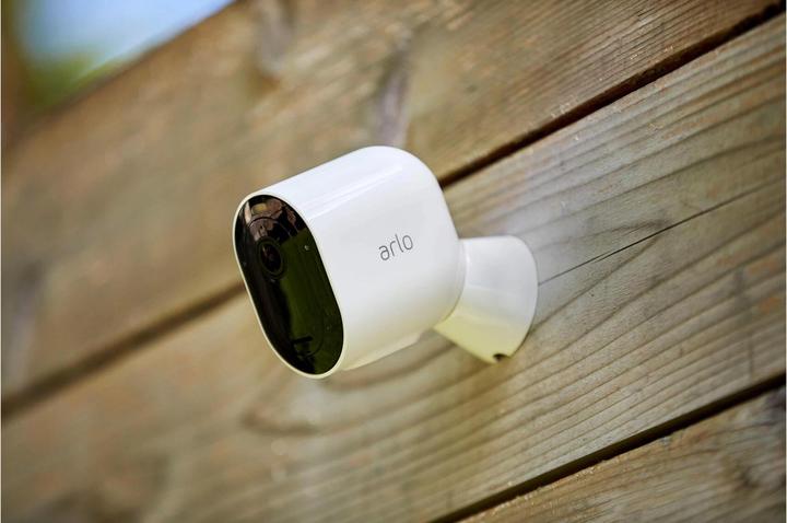 Image du produit Arlo Pro 4 Spotlight, pack de 3 caméras blanc (2688 x 1520 pixels)