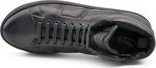 Actual product image Dr. Martens Boots (44)