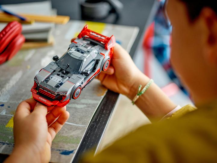 Image du produit LEGO Audi S1 e-tron quattro voiture de course (76921, LEGO Speed Champions)