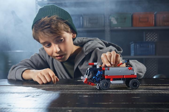 Actual product image LEGO Skip loader (42084, LEGO Technic)