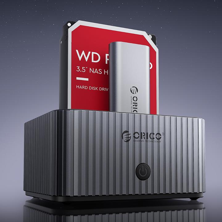 Productafbeelding Orico HDD / SSD docking station IT28E-C voor SATA 2,5inch / 3,5inch / M.2 NVMe, Grijs