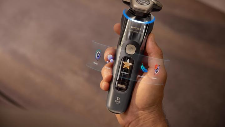 Actual product image Philips i9000 Prestige Ultra XP9402/46 Wet and Dry Electric Shaver with SkinIQ Pro