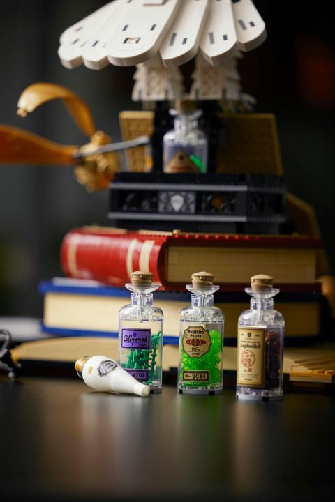 Produktbild LEGO Hogwarts Ikonen - Sammler-Edition (76391, LEGO Harry Potter, LEGO Seltene Sets)