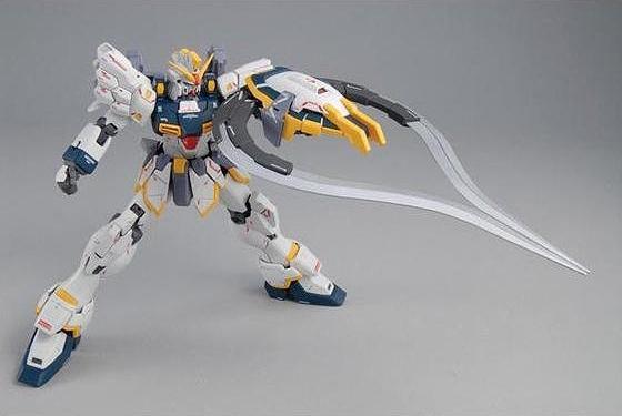 Actual product image Bandai MG 1/100 GUNDAM SANDROCK EW VER. BL