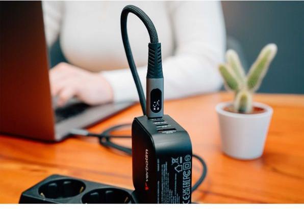 Produktbild Verbatim 31849 (1.20 m, USB 4.0, 240 W)