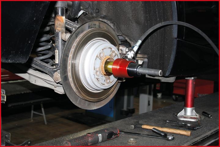 Actual product image KS Tools Werkzeuge-Maschinen GmbH Hydraulic drive shaft retraction tool set for BMW 8