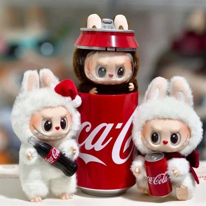 Produktbild Pop Mart Labubu The Monsters Coca Cola Serie Vinyl Face Sealed Case (Einzelpack) (17 cm)