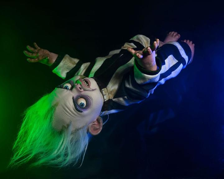 Actual product image Neca Beetlejuice Beetlejuice Prop Replica 1/1 Baby Beetlejuice Doll 49 cm