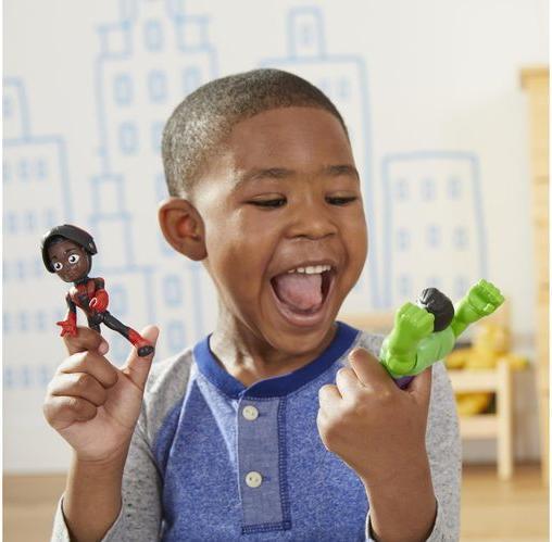 Produktbild Hasbro Maskierte Helden 2er-Pack, mit Klapp-Maske, Miles Morales und