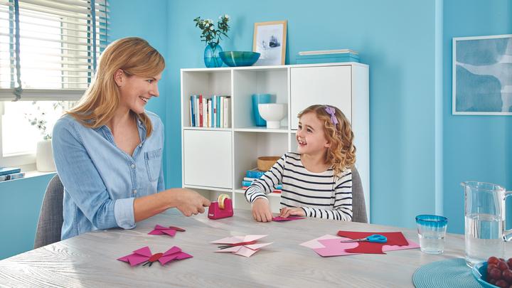 Immagine prodotto tesa Dispenser di nastro adesivo EASY CUT SMART per tavoli, con tecnologia antiscivolo, inclusi 4 rotoli