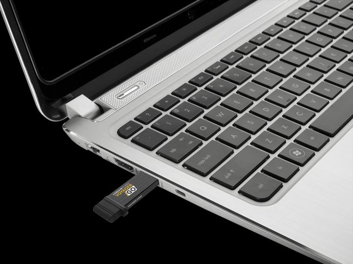 Actual product image Corsair Voyager Go (32 GB)