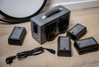 Newell BP-4CHT 4-way charger for V-Mount batteries (Camera battery charger)