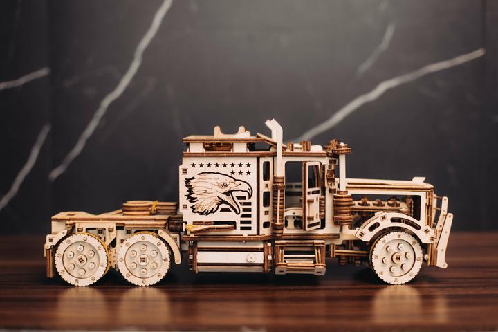 Produktbild Wood Trick LKW - Sattelschlepper - 3D Holzbausatz
