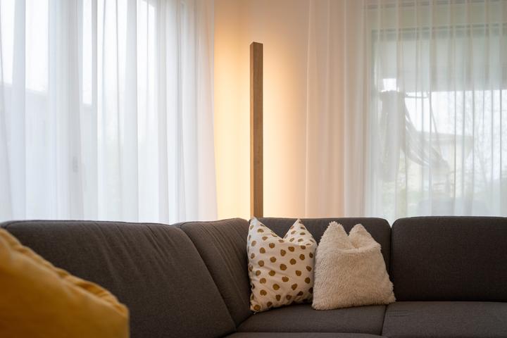 Immagine prodotto kln.swiss Lampada da terra in legno Columna (4845 lm)