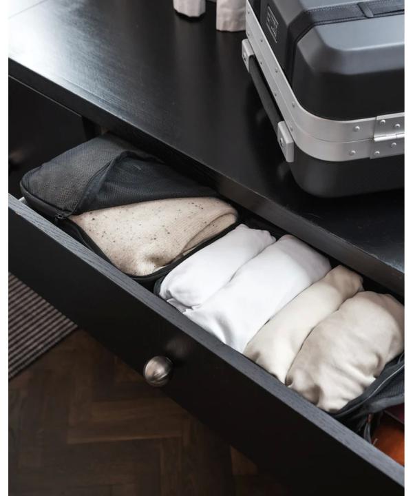 Actual product image D_b_ Essential Packing Cube L Black Out