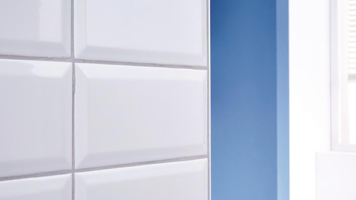 Actual product image tesa HUKK bath towel rail with two arms incl. adhesive solution without drilling
