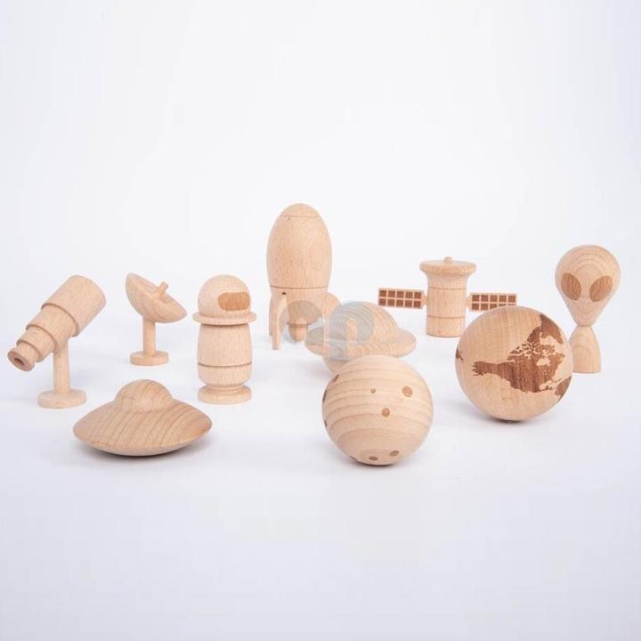 Produktbild TickiT Set mit 10 Weltraum Figuren und Objekten aus Holz