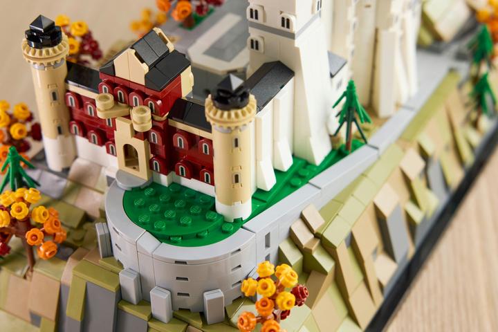 Produktbild LEGO Schloss Neuschwanstein (21063, LEGO Architecture)