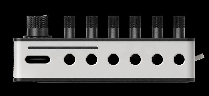 Immagine prodotto Teenage Engineering TX-6 mixer black (Mixer da studio e live)