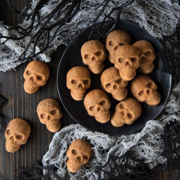 Actual product image Nordic Ware Skull Bites Cakelet Pan