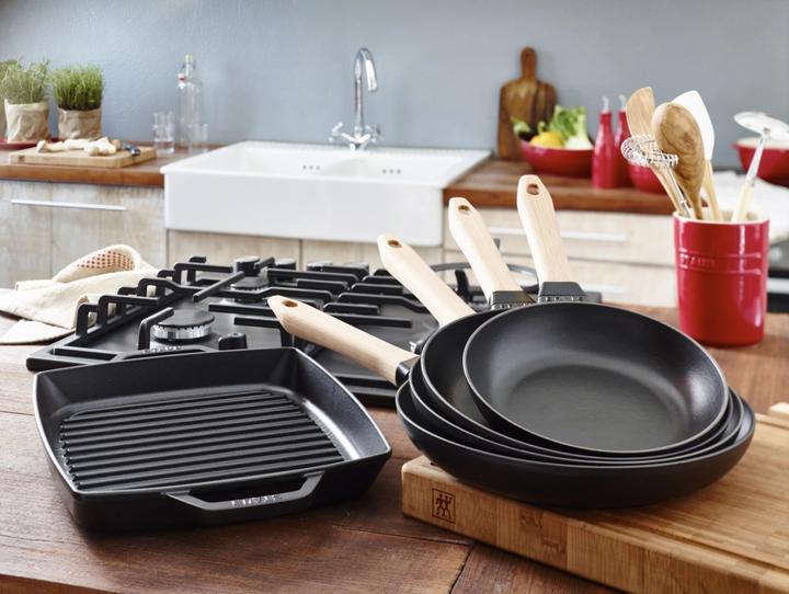 Actual product image Staub Frying pan (24 cm, Frying pan, Cast iron)