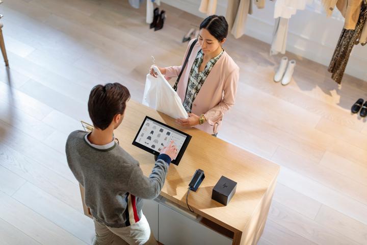Image du produit HP ElitePOS G1 Retail System 145 - tout-en-un (solution complète) (Intel Core i5-7300U, 16 Go, 128 Go, HD Graphics 620)
