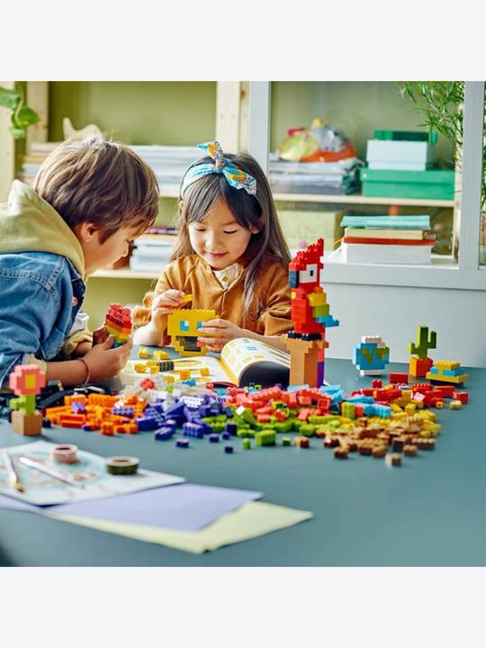 Actual product image LEGO Large creative building set (11030, LEGO Classic)