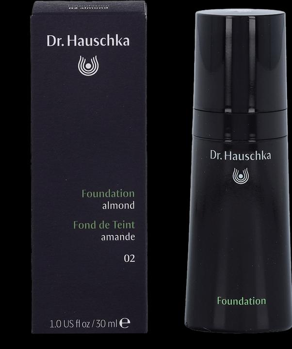 Actual product image Dr. Hauschka Foundation (No. 02 - Almond)