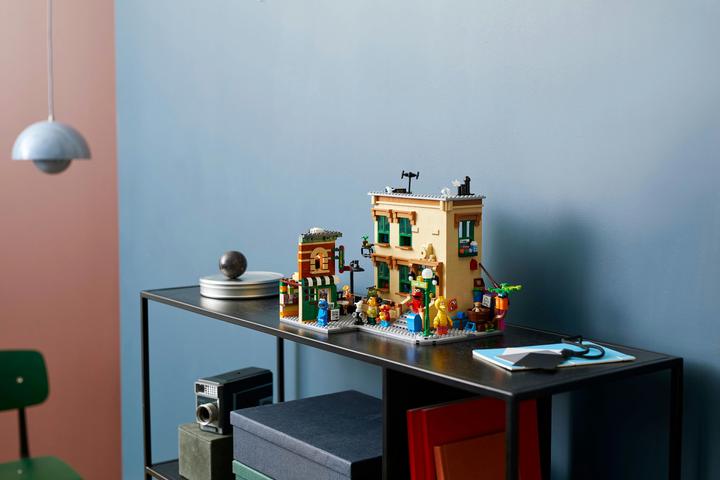 Actual product image LEGO 123 Sesame Street (21324, LEGO Ideas, LEGO Rare Sets)