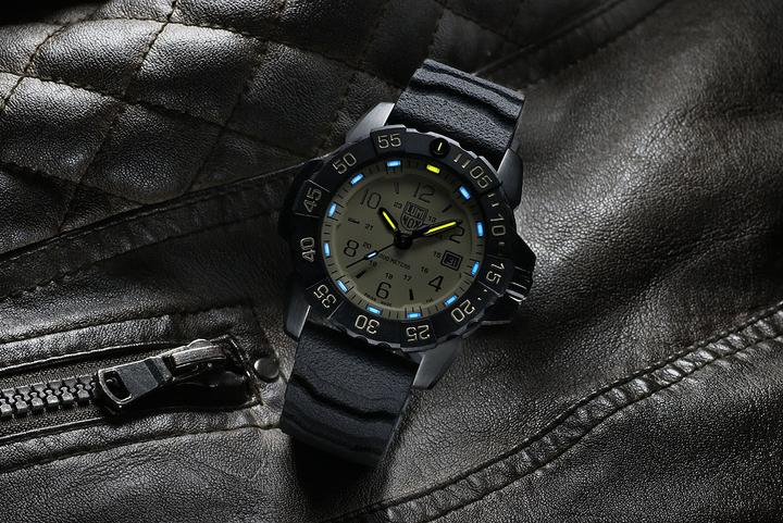 Immagine prodotto Luminox ACCIAIO NAVY SEAL SERIE 3250 (Orologio sub, 45 mm)