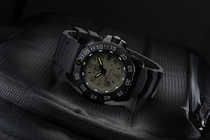 Immagine prodotto Luminox ACCIAIO NAVY SEAL SERIE 3250 (Orologio sub, 45 mm)